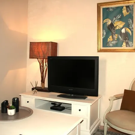Nouveau Emma, Quartier Historique A 400m De La Mer Apartment Saint-Raphael (Var)